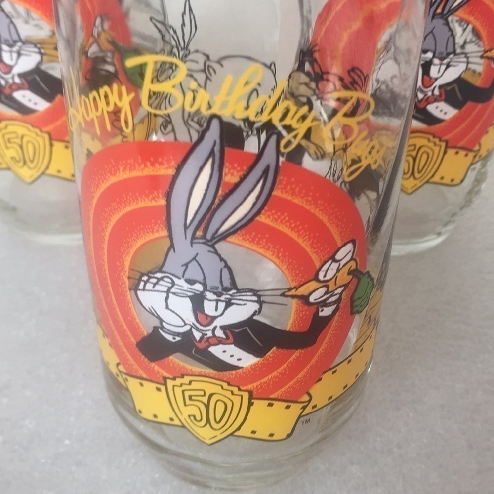 Set of 3 vintage Happy Birthday Bugs glasses. - Picture 3 of 6